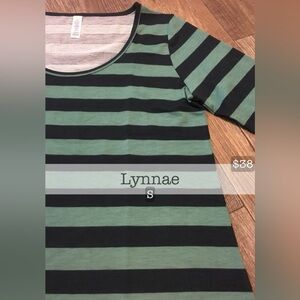 NWT LuLaRoe Lynnae T shirt top S small womens wide green striped NEW